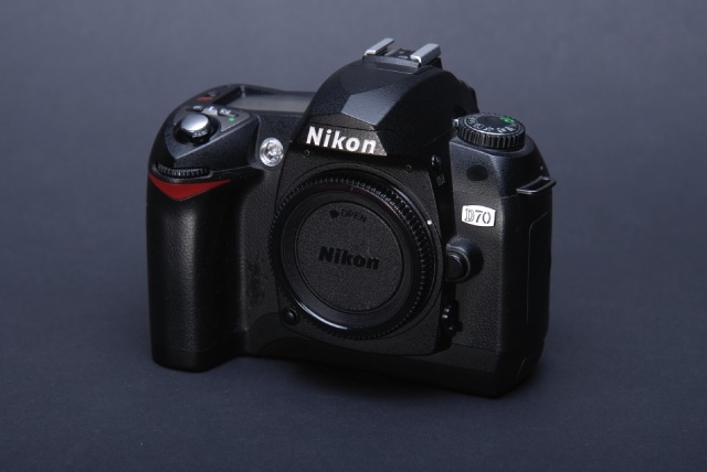 ニコン一眼レフデジタルカメラ D80